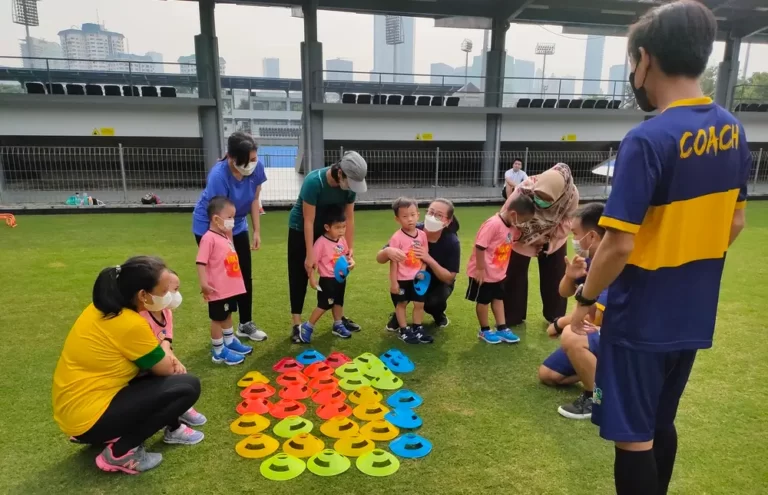 Tips Parenting Anak: Membangun Hubungan Hangat dan Bahagia